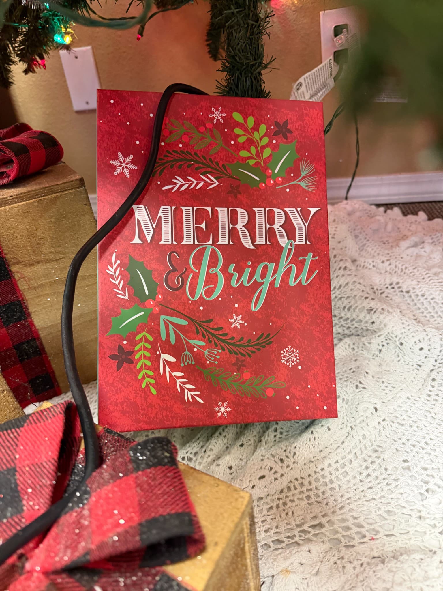 Merry & Bright Gift Bag - Image 1
